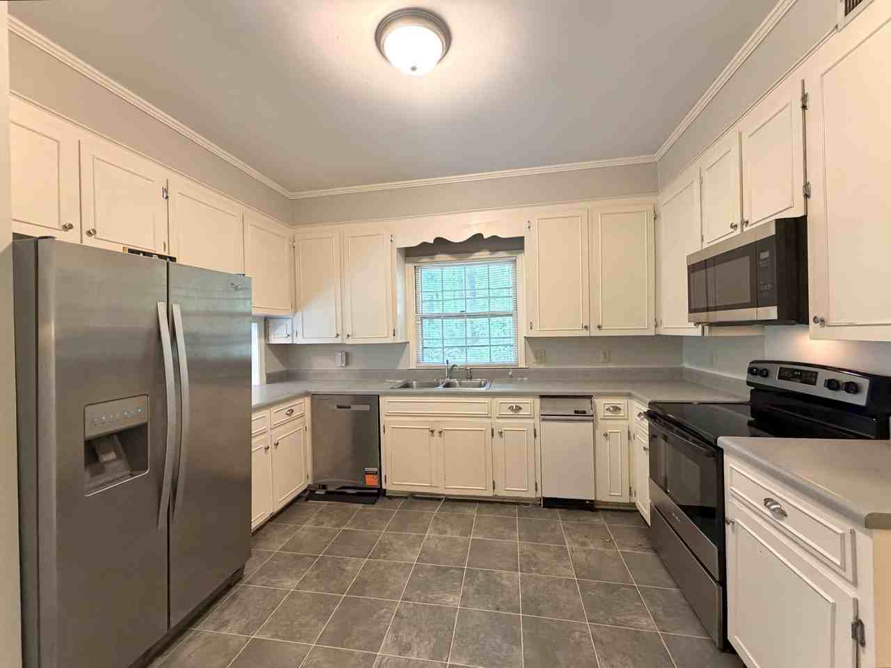 1600 Seminole Dr - Photo 6 of 20
