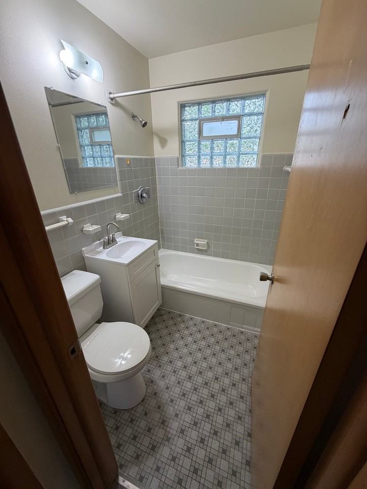 5001 W Oklahoma Ave #6 - Photo 7 of 7