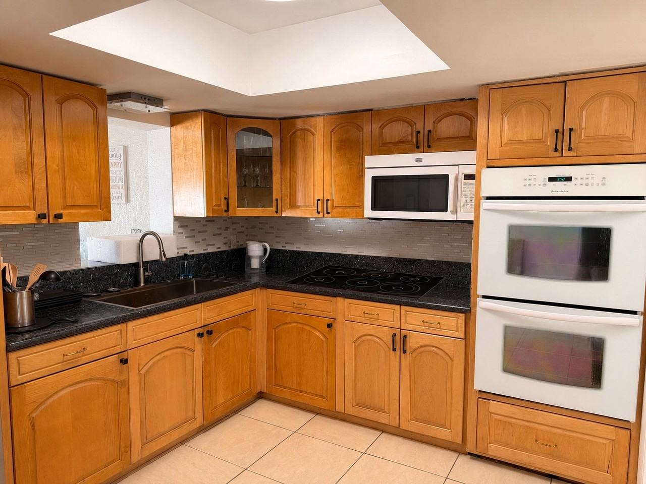 5316 Taft St - Photo 2 of 20
