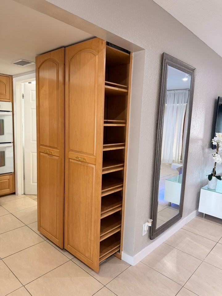 5316 Taft St - Photo 4 of 20