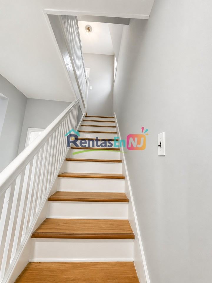 120 Washington Ave #SF - Photo 5 of 10