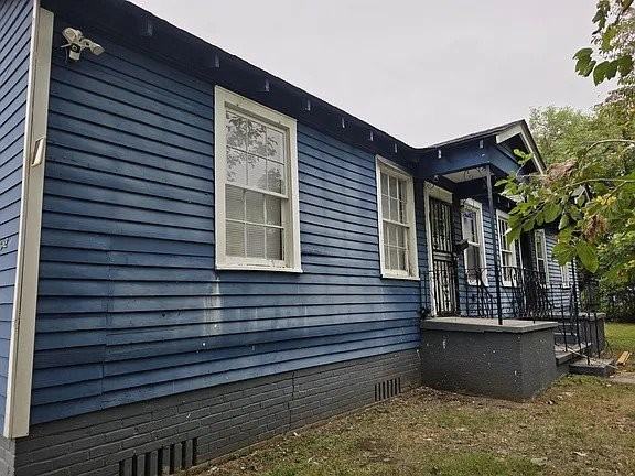 2429 Desire St - Photo 2 of 12