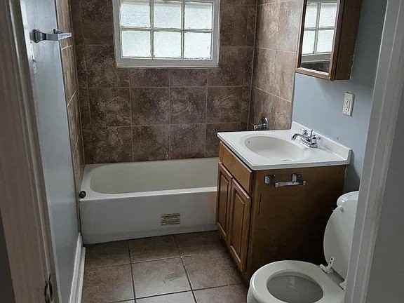 2429 Desire St - Photo 7 of 12