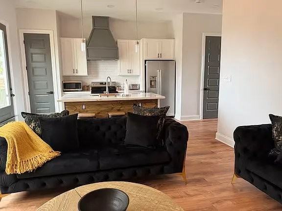 3540 Evangeline Dr - Photo 3 of 17