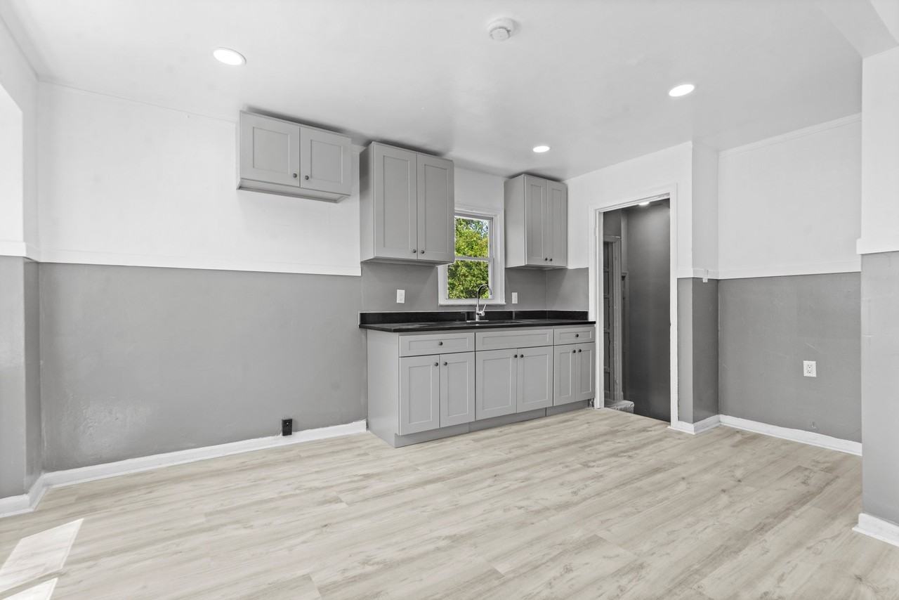16039 Fairmount Dr - Photo 5 of 20