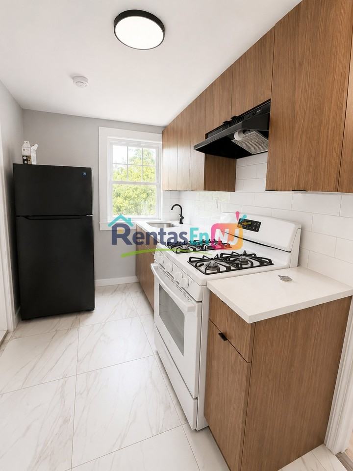 145 Vermont Ave #3B