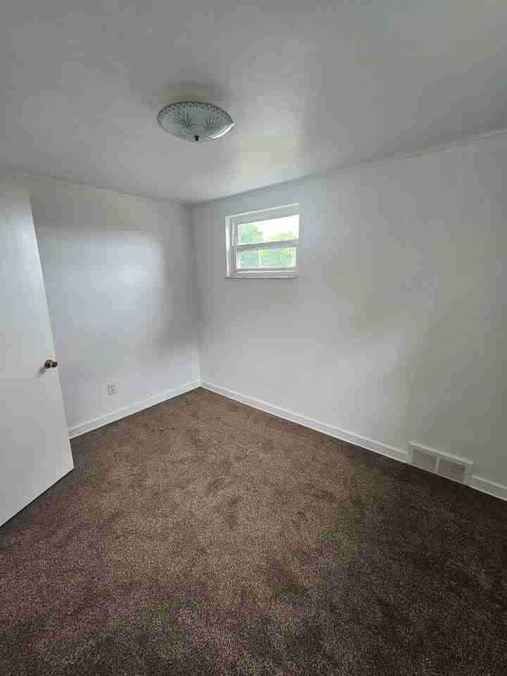 4111 Stanley St - Photo 7 of 12