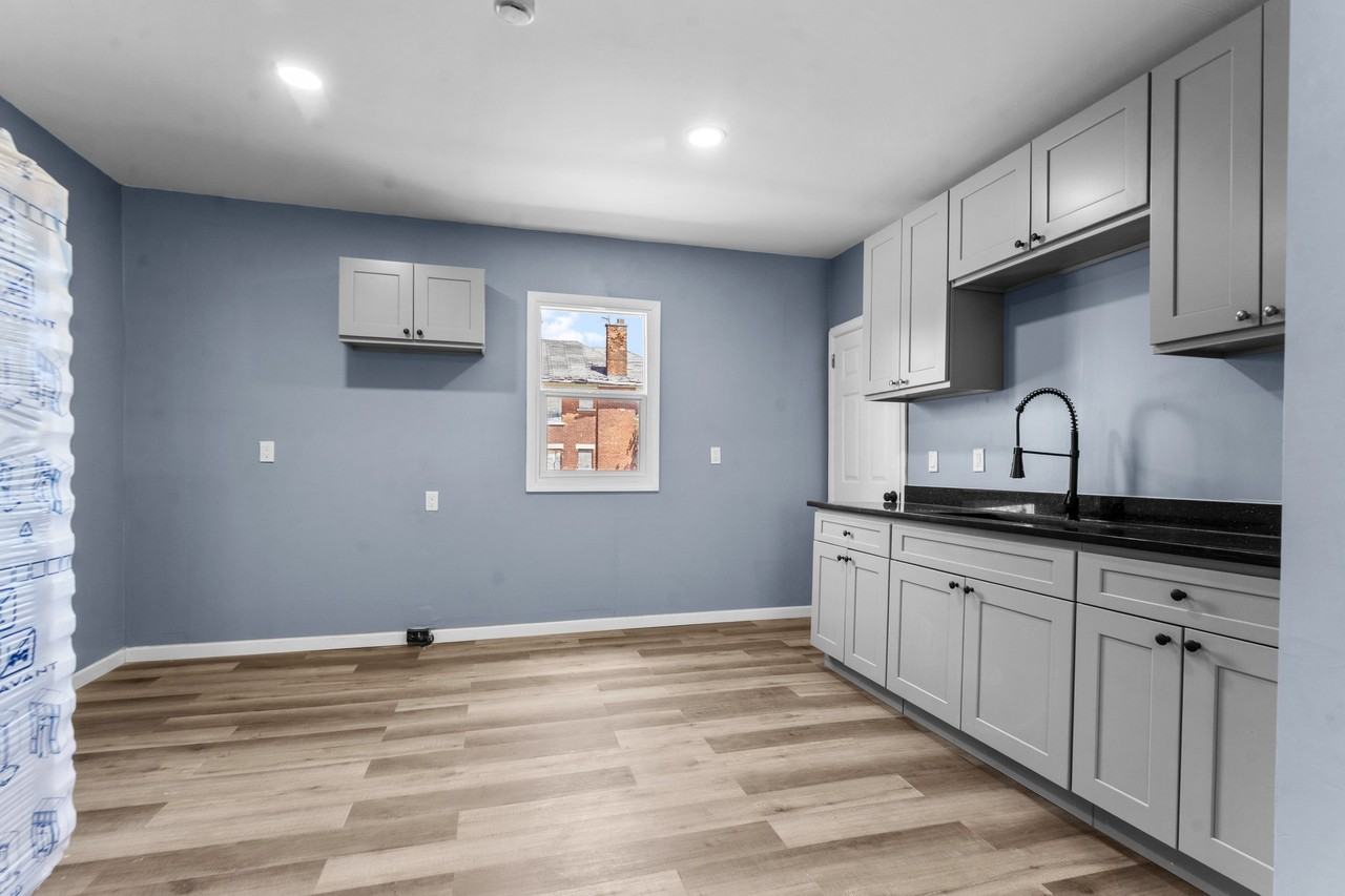 2648 Tuxedo St #1 - Photo 3 of 18