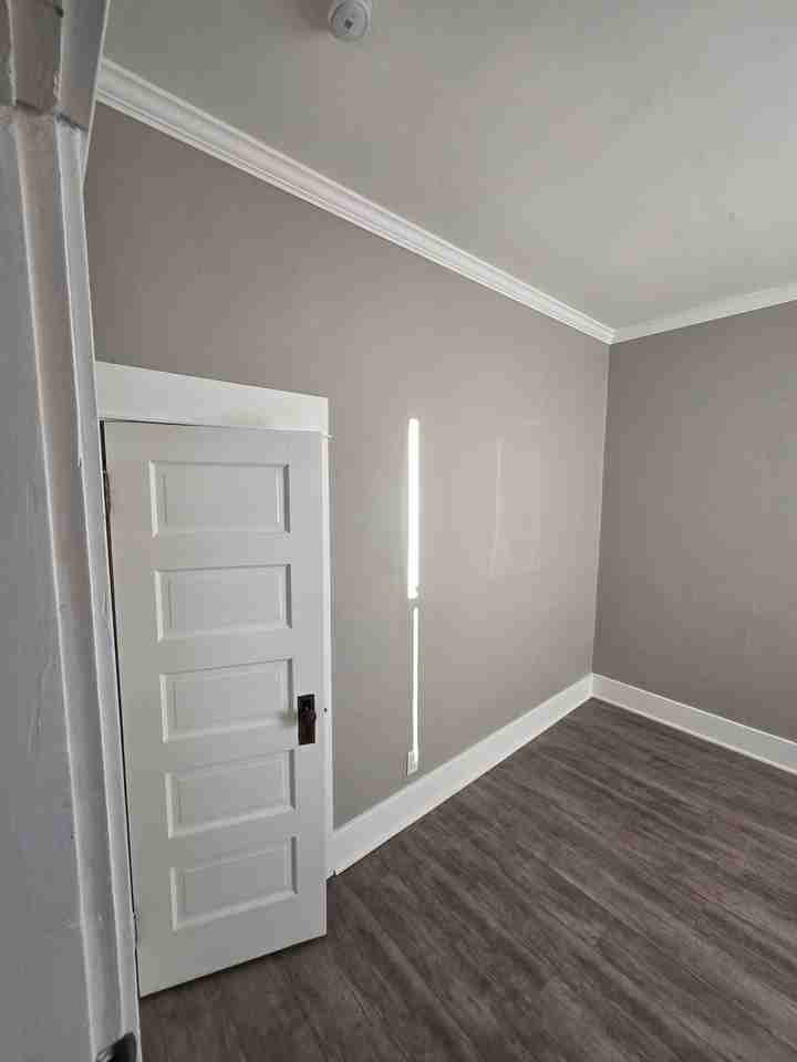6216 S Oakes St - Photo 4 of 10