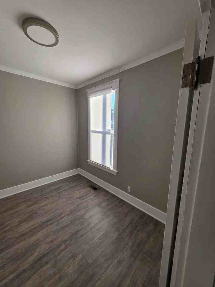 6216 S Oakes St - Photo 5 of 10