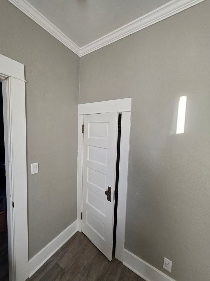 6216 S Oakes St - Photo 6 of 10