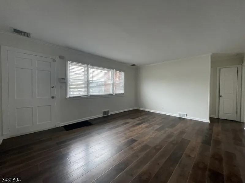 523 Columbia Ave #1 - Photo 4 of 18
