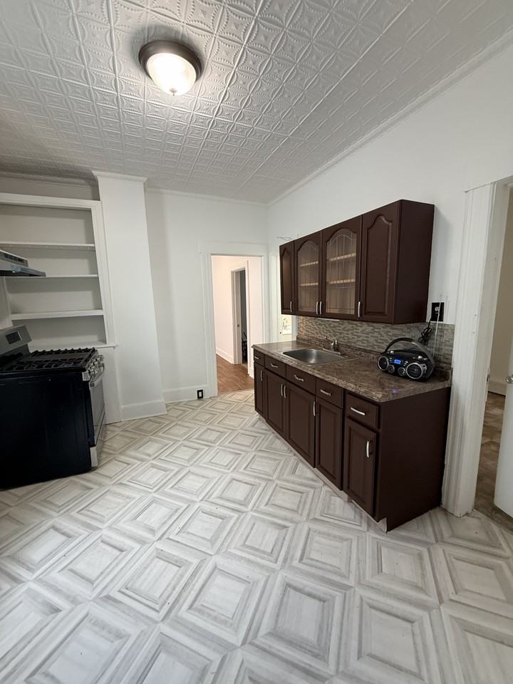 113 Grand St #2 - Photo 5 of 20