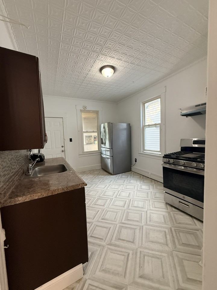 113 Grand St #2 - Photo 6 of 20
