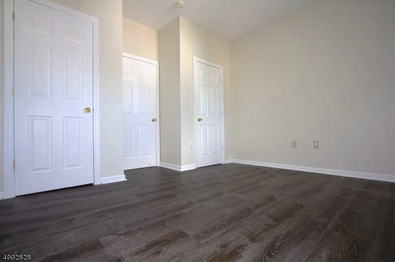 246-248 Columbia Ave #1R - Photo 3 of 23