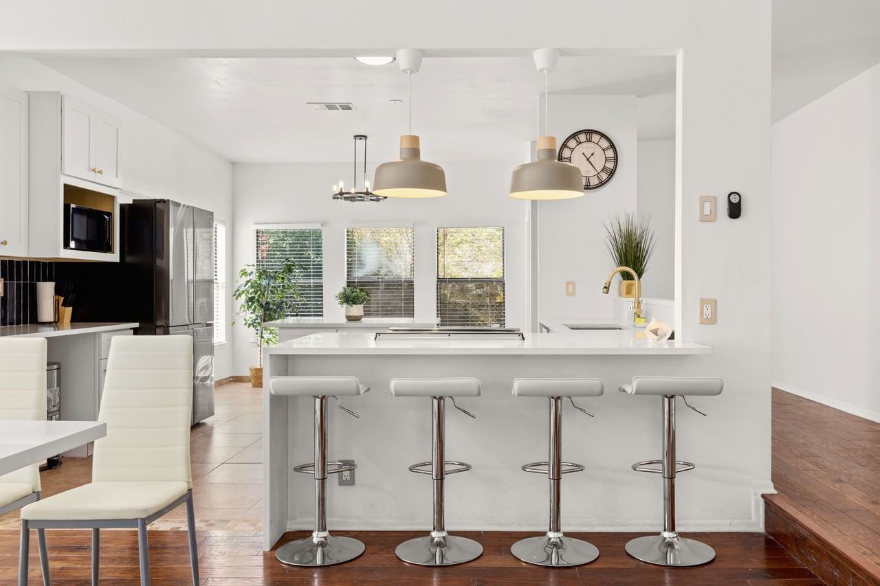 2415 Thrasher Oak #NA - Photo 2 of 5