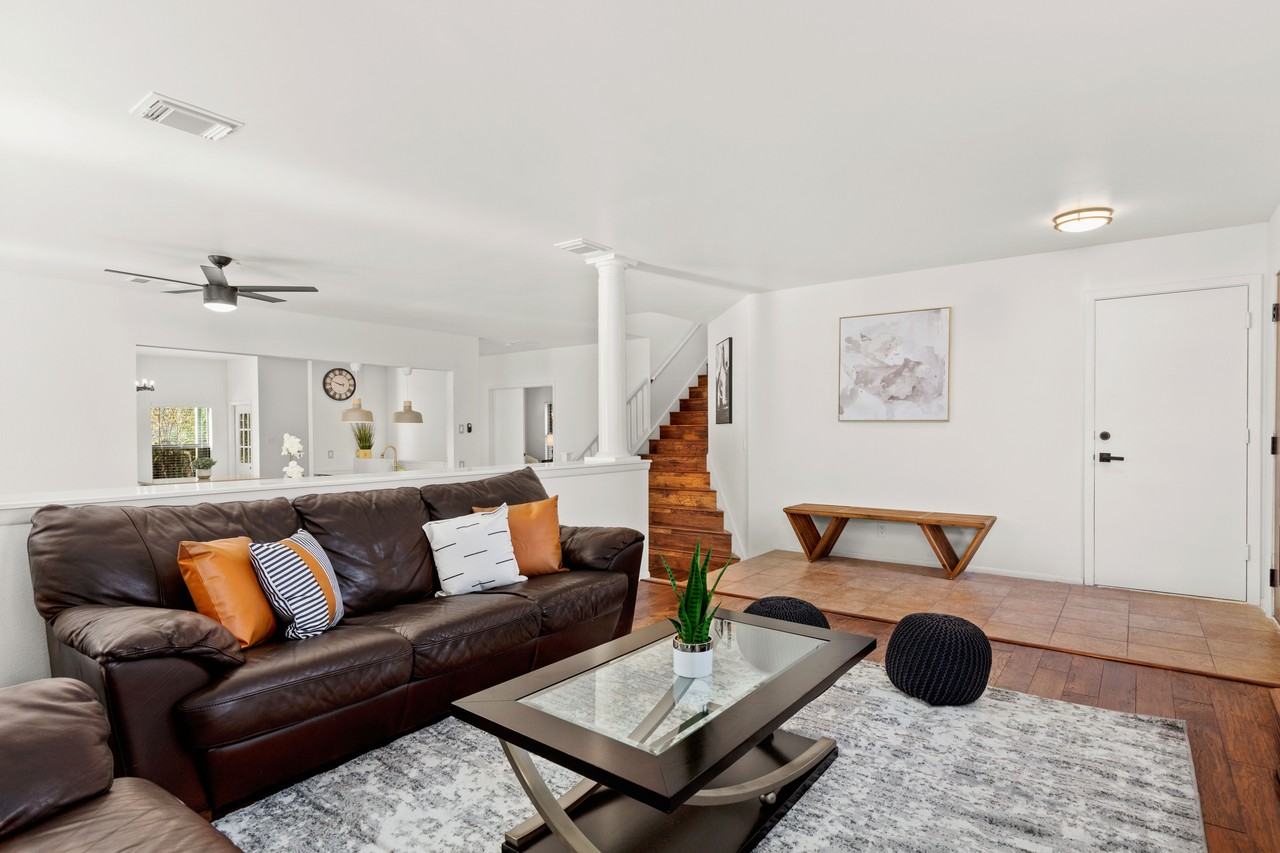 2415 Thrasher Oak #NA - Photo 3 of 5