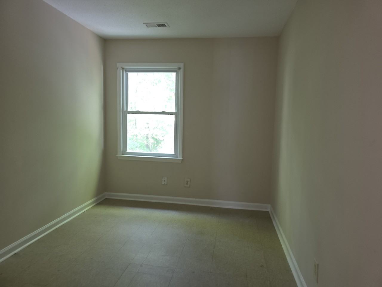 2822 Dillmark Ct - Photo 3 of 8
