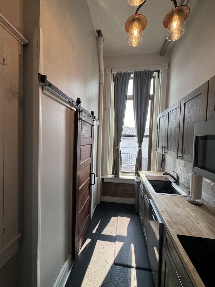 219 N Main St #D - Photo 5 of 15