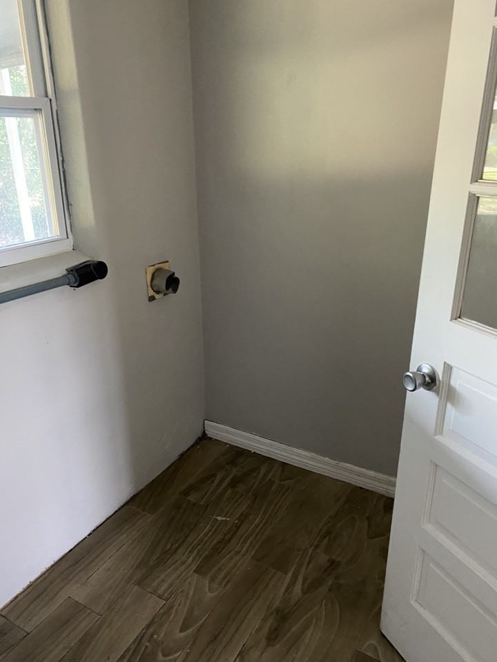 20 W Murray St #NA - Photo 2 of 6