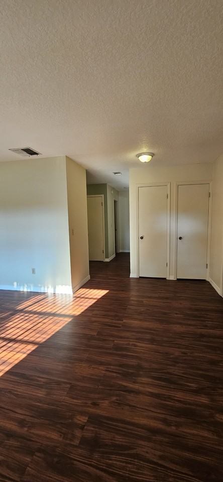 831 N John St #NA - Photo 3 of 27