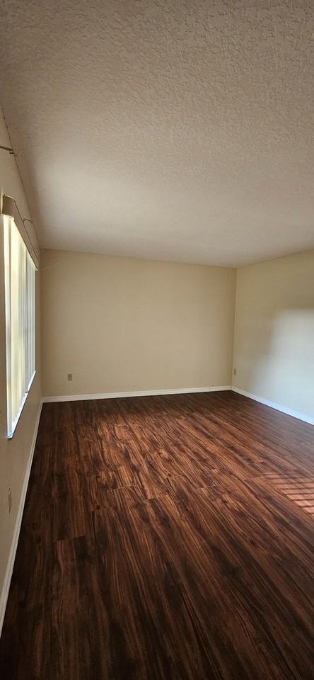 831 N John St #NA - Photo 4 of 27