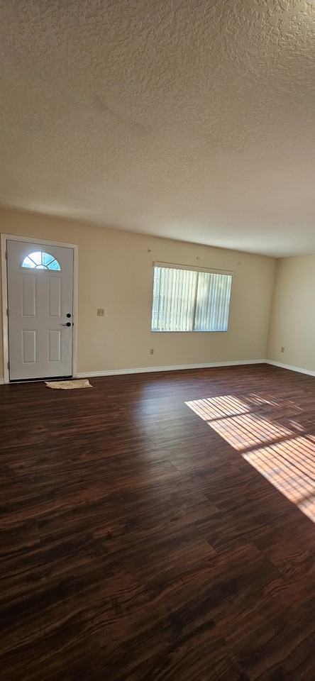 831 N John St #NA - Photo 6 of 27