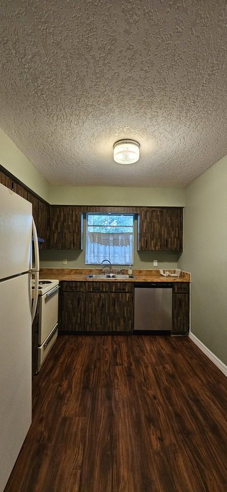 831 N John St #NA - Photo 7 of 27