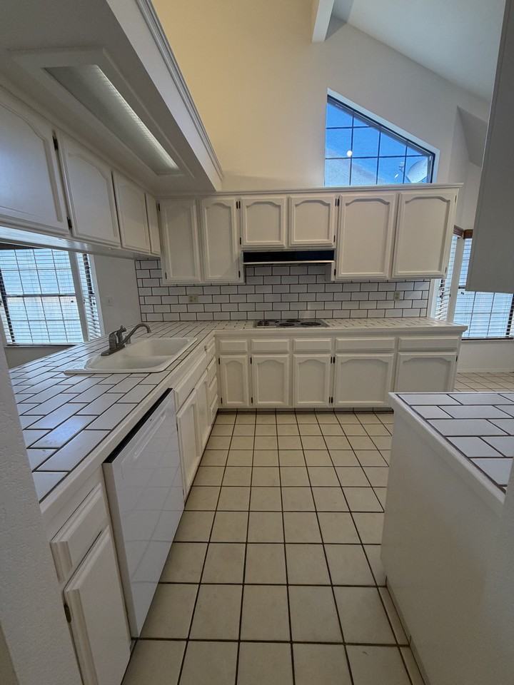 1229 W Bullard Ave #103 - Photo 4 of 24