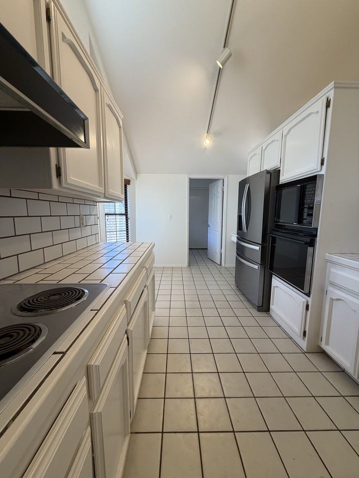 1229 W Bullard Ave #103 - Photo 5 of 24