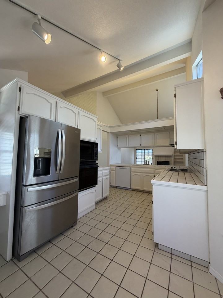 1229 W Bullard Ave #103 - Photo 6 of 24