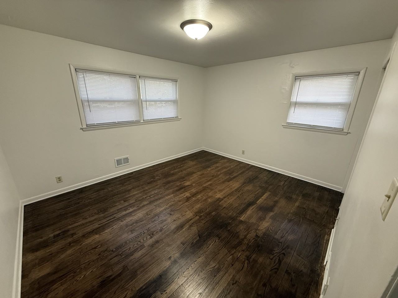 8801 W Congress St - Photo 5 of 12