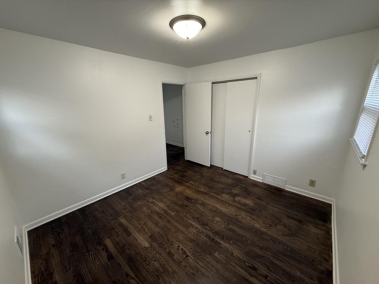 8801 W Congress St - Photo 7 of 12