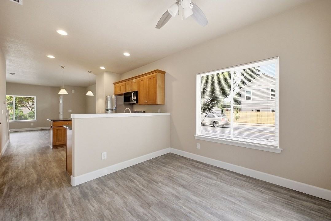 6136 Se Duke St - Photo 5 of 12