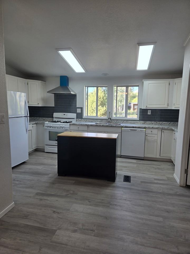 1015 La Vega Ln #NA - Photo 6 of 24