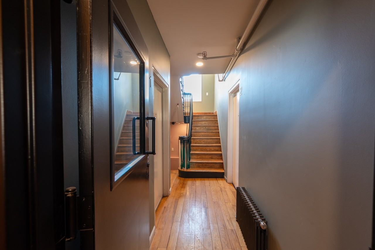 11707 Rockaway Beach Blvd #3 - Photo 4 of 15