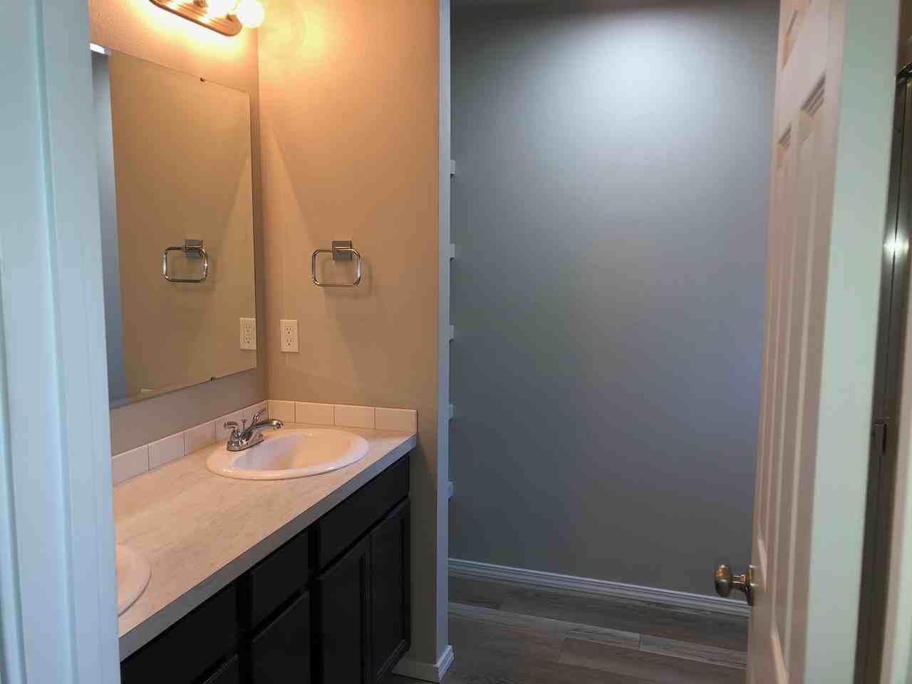 843 Sw Levant Way #NA - Photo 7 of 9