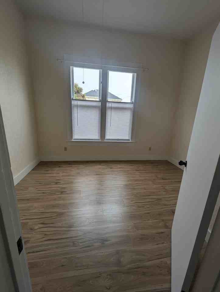 2142 Spring St #A - Photo 4 of 8