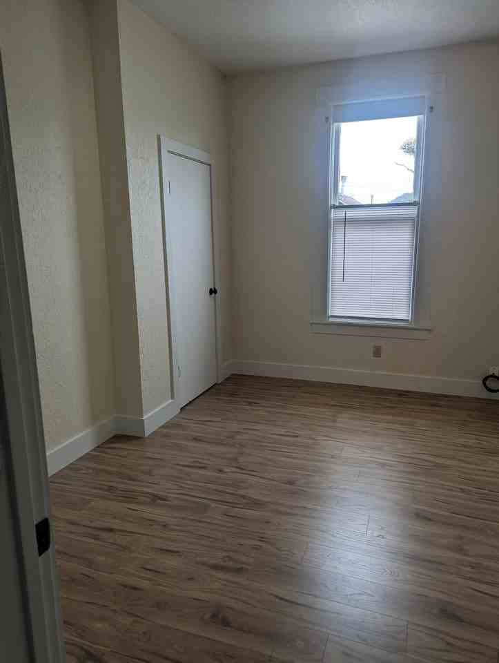 2142 Spring St #A - Photo 5 of 8