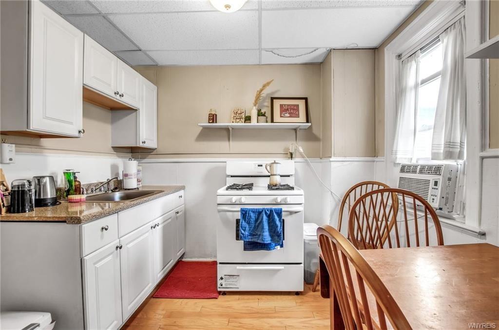 255 Ashland Ave #NA - Photo 6 of 7