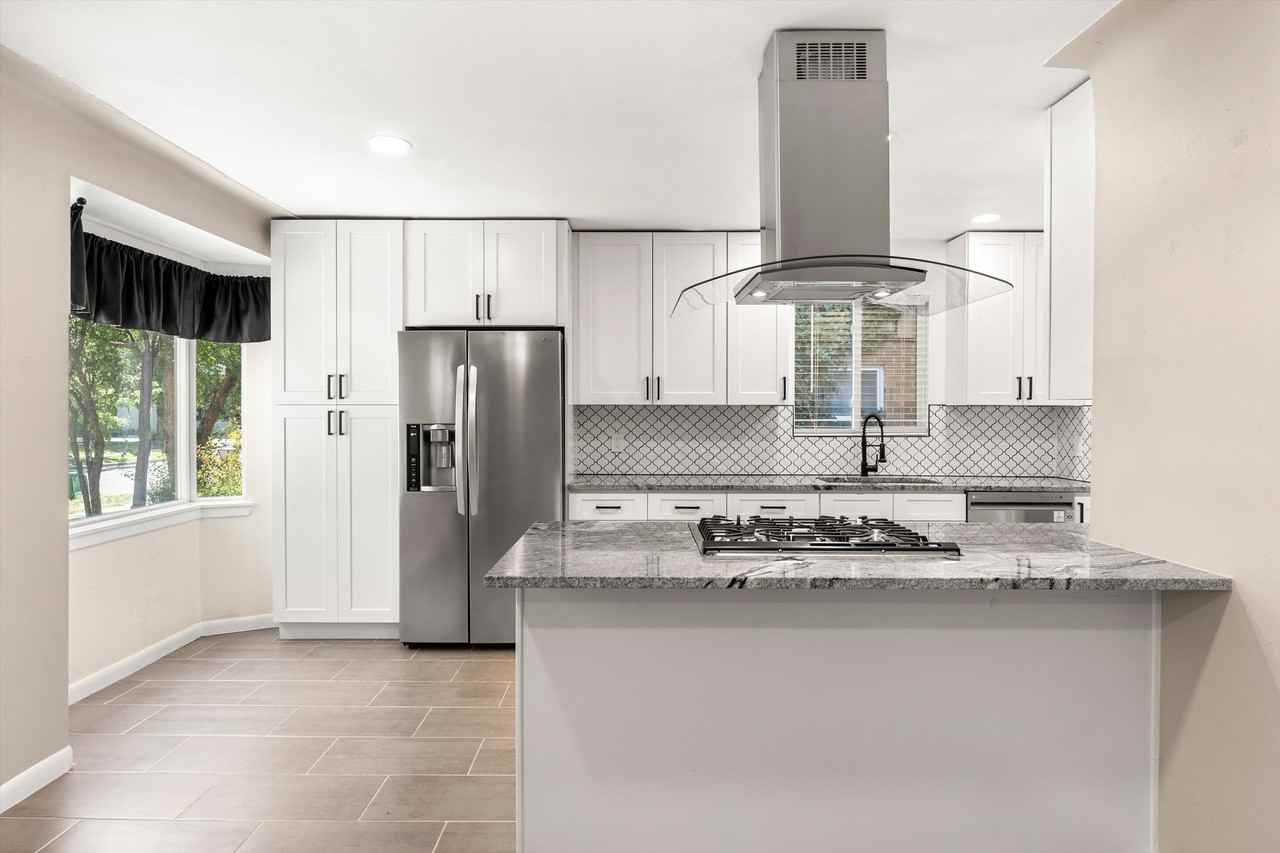 1227 Ash St #NA - Photo 5 of 22