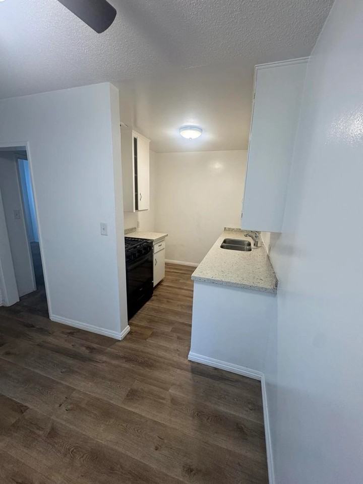 Algrove Apartments - Photo 7 of 50