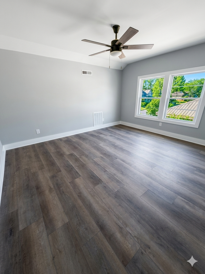 110 Marshall St #NA - Photo 6 of 19
