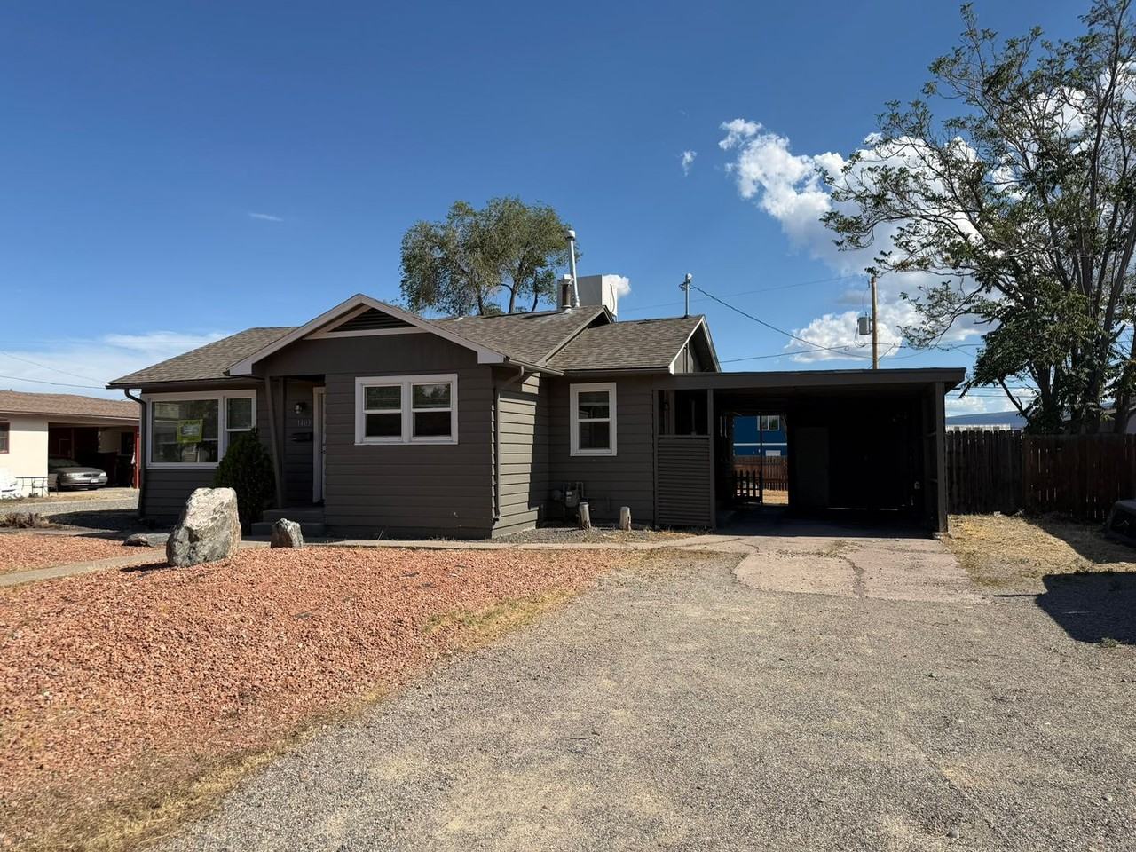 1403 Bunting Ave - Photo 2 of 16