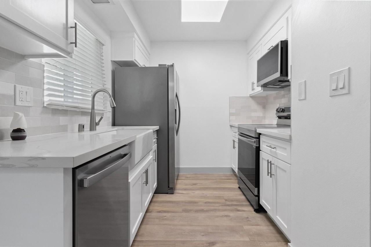 1151 N Peck Ave - Photo 4 of 30