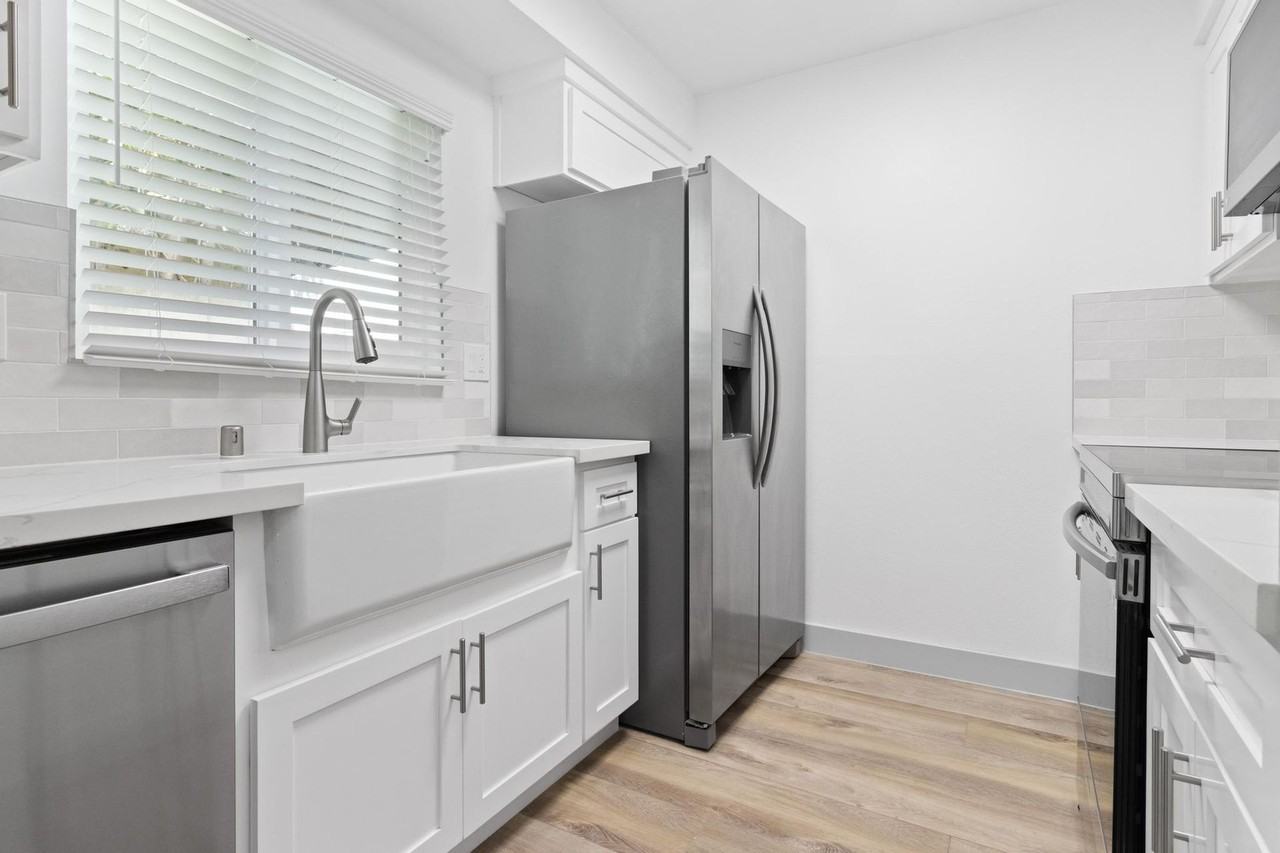 1151 N Peck Ave - Photo 5 of 30