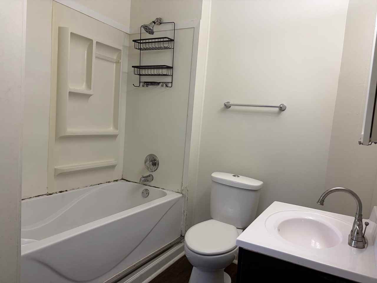 1404 S Center St - Photo 7 of 12