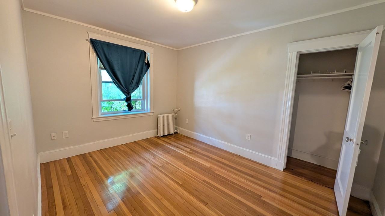 1622 Commonwealth Ave - Photo 2 of 13