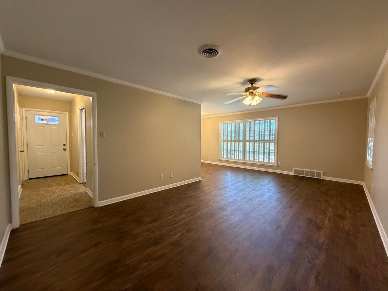 4416 Granbury Rd - Photo 4 of 18