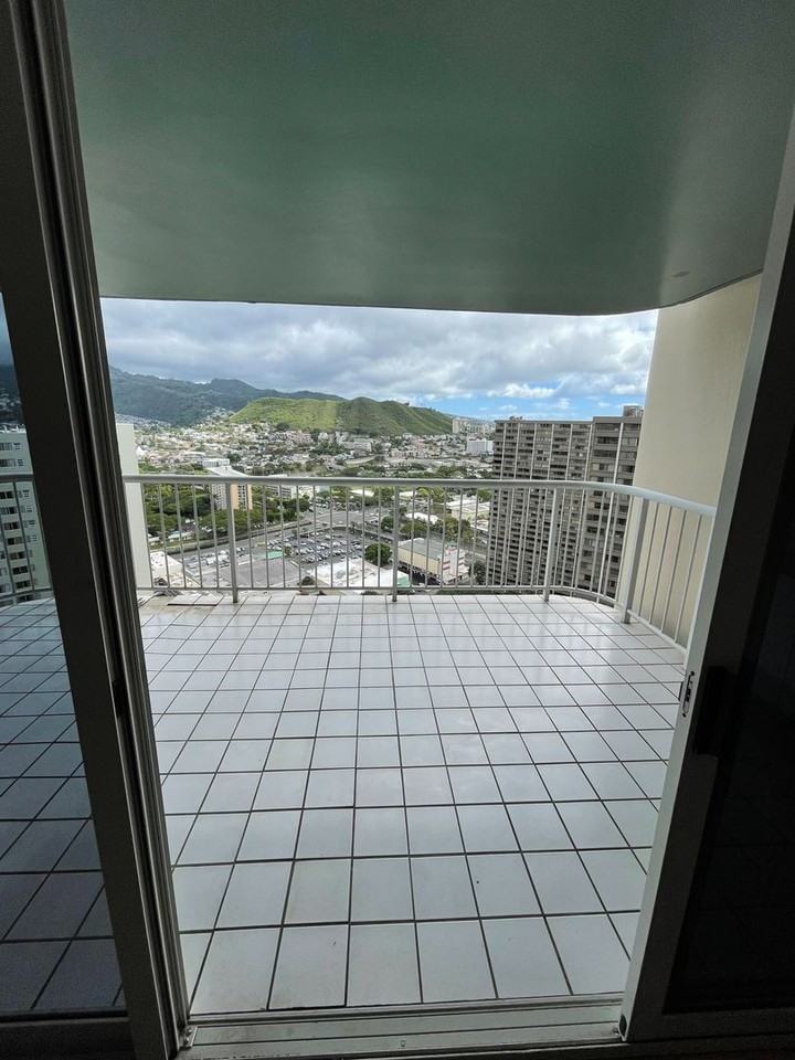 1212 Nuuanu Ave #3310 - Photo 3 of 24